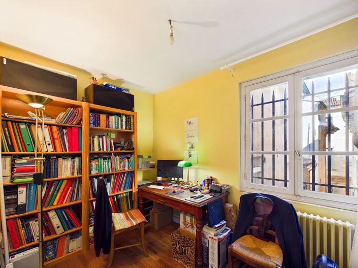 Image No.8-2 Bed Property for sale