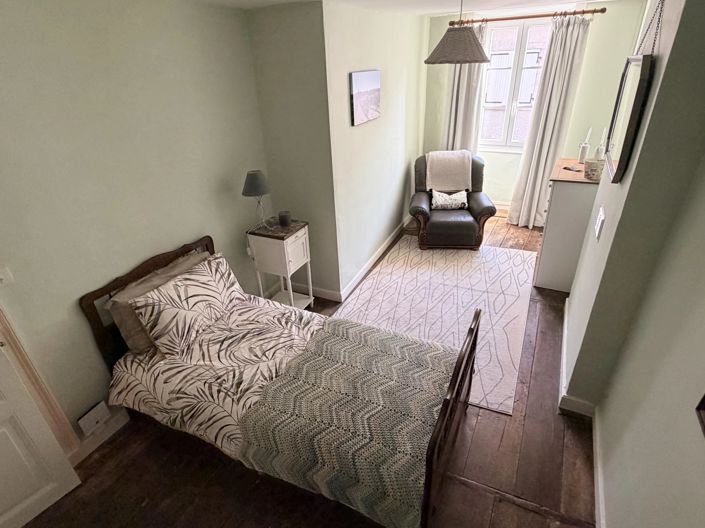 Image No.12-4 Bed House for sale