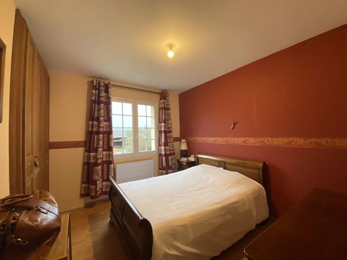 Image No.8-4 Bed House for sale