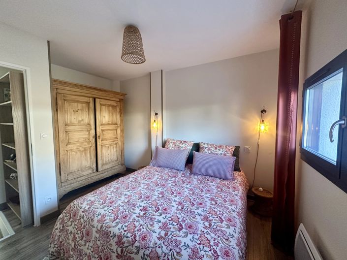 Image No.12-6 Bed Village House for sale