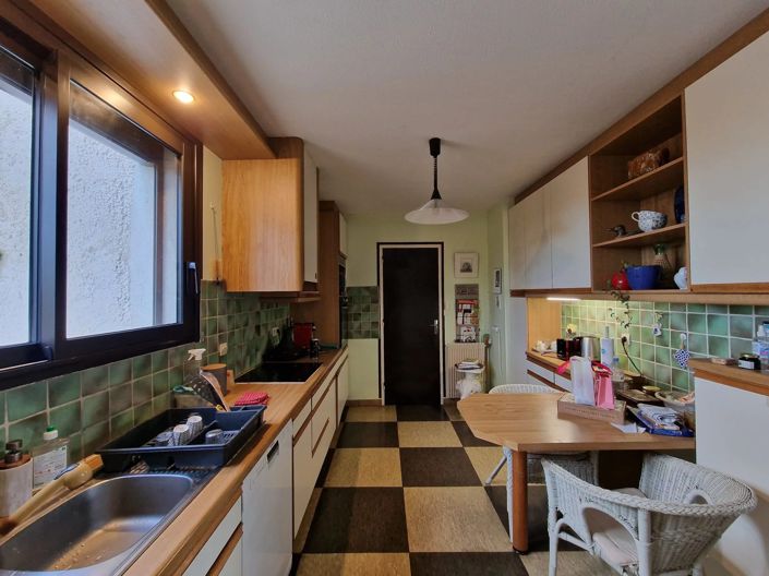 Image No.5-5 Bed House for sale