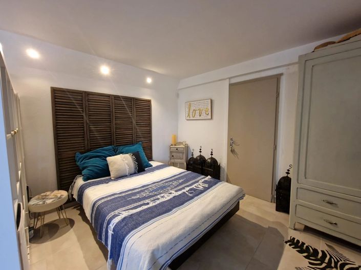 Image No.7-5 Bed House for sale