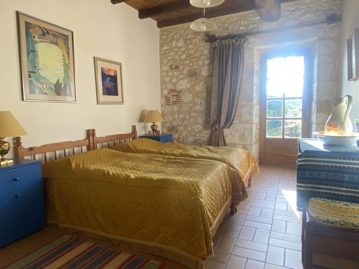 Image No.10-5 Bed House for sale