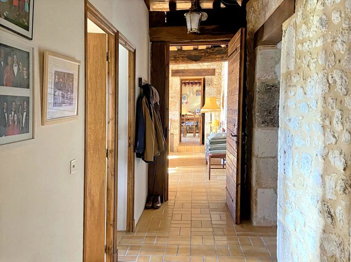 Image No.12-5 Bed House for sale