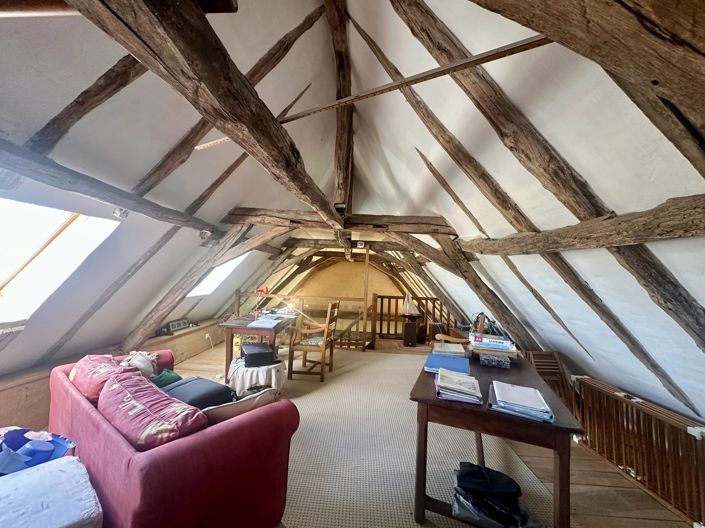 Image No.6-5 Bed House for sale