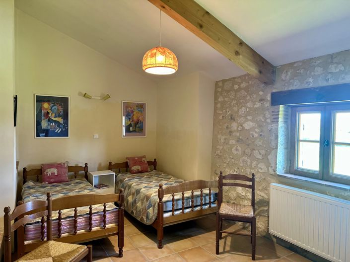 Image No.8-5 Bed House for sale