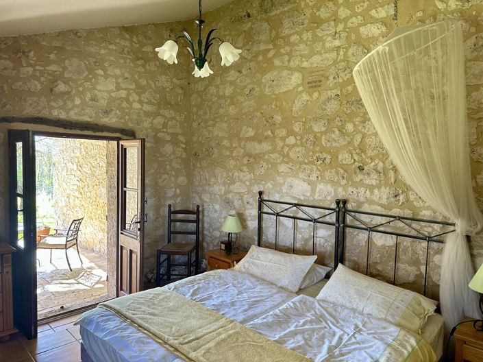 Image No.9-5 Bed House for sale