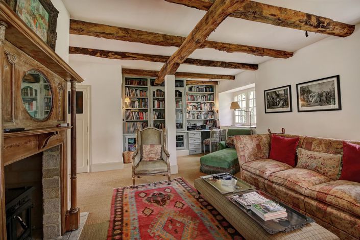 Image No.5-8 Bed House for sale