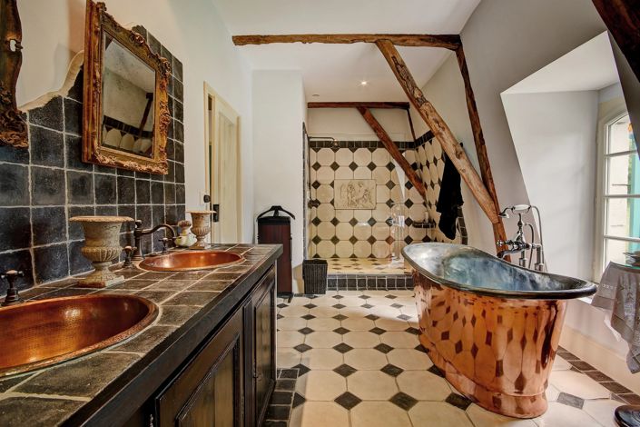 Image No.8-8 Bed House for sale