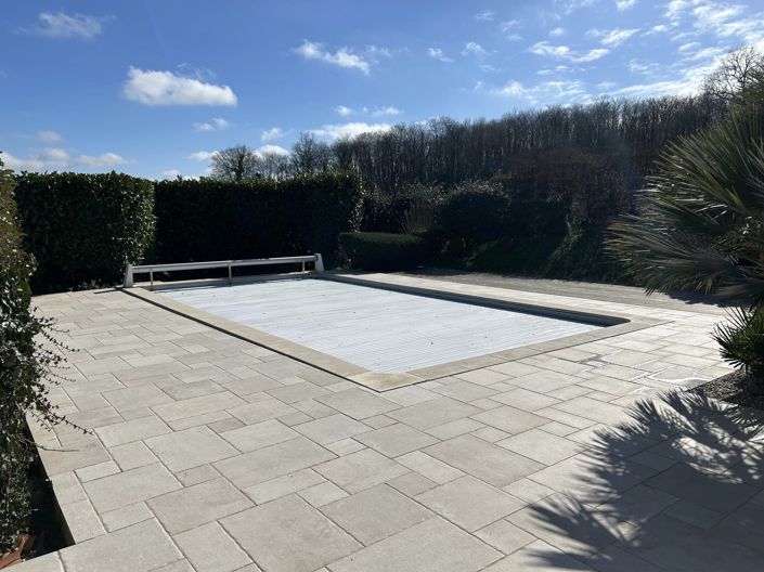 Image No.11-2 Bed House for sale