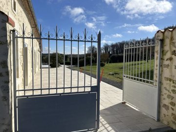 83e1ac922ea5c19e2b7ea405fbde337d1cb4c76b7f403