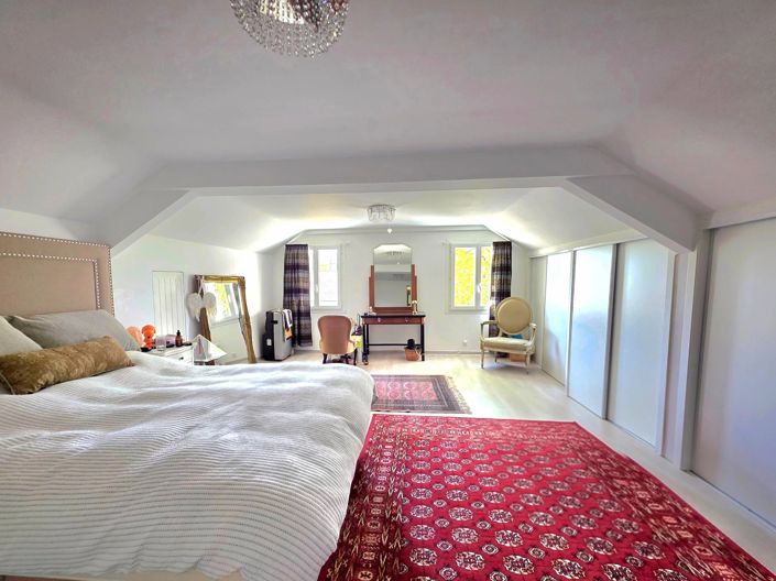 Image No.7-5 Bed House for sale