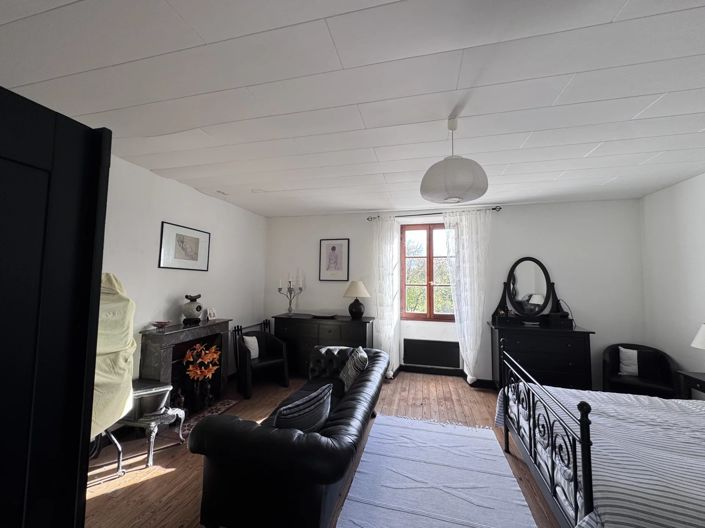 Image No.10-5 Bed House for sale