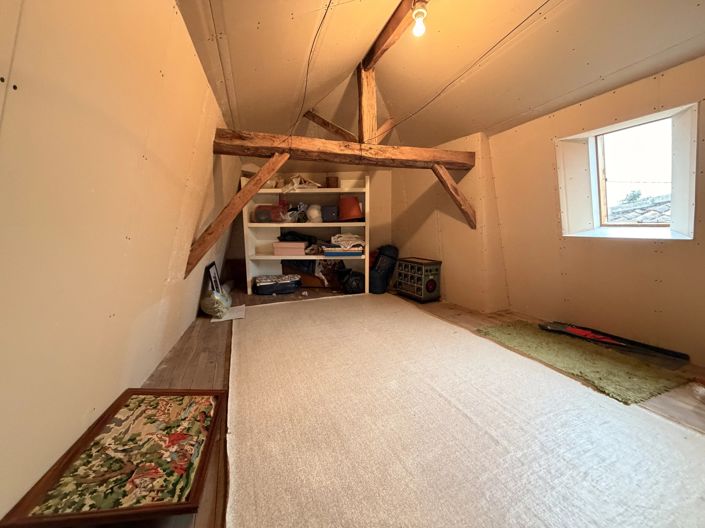 Image No.12-2 Bed House for sale