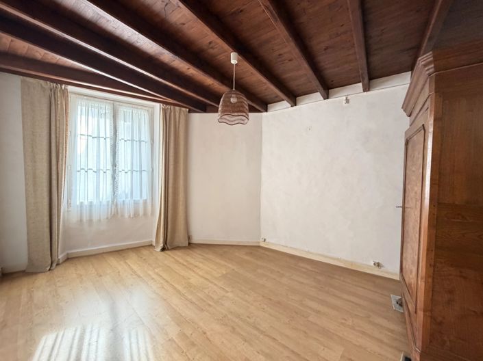 Image No.9-2 Bed House for sale