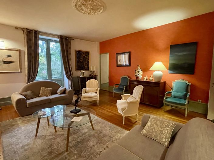 Image No.6-5 Bed House for sale