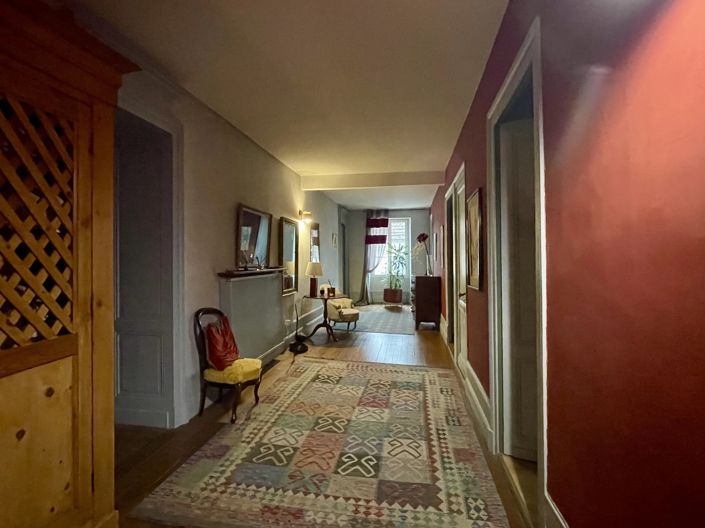 Image No.9-5 Bed House for sale