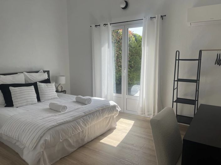 Image No.10-1 Bed House for sale