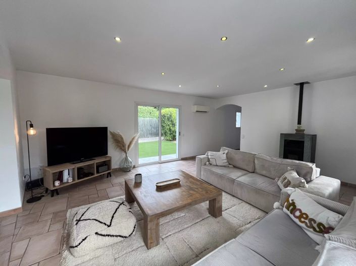 Image No.7-1 Bed House for sale