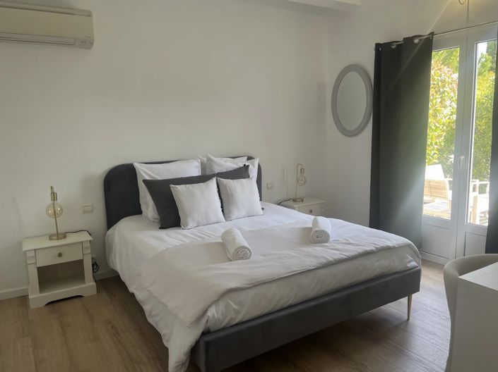 Image No.8-1 Bed House for sale