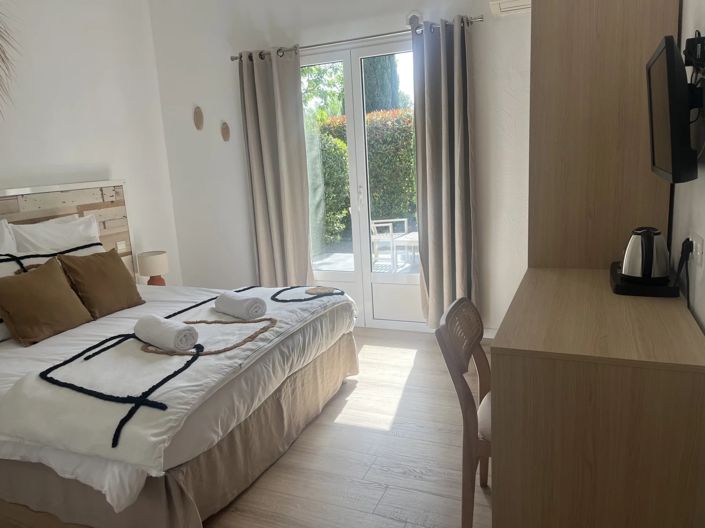 Image No.9-1 Bed House for sale