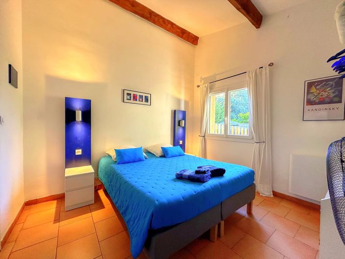 Image No.12-3 Bed House for sale