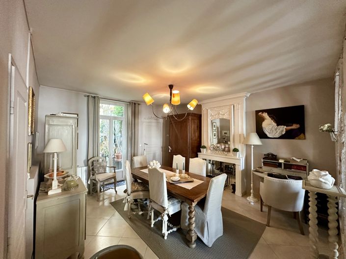 Image No.5-5 Bed House for sale