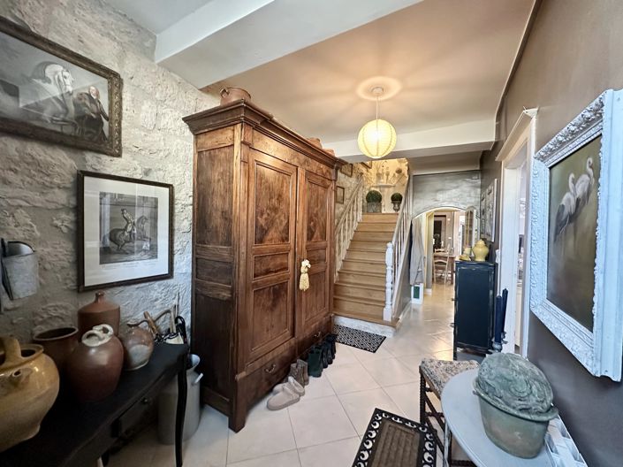 Image No.6-5 Bed House for sale