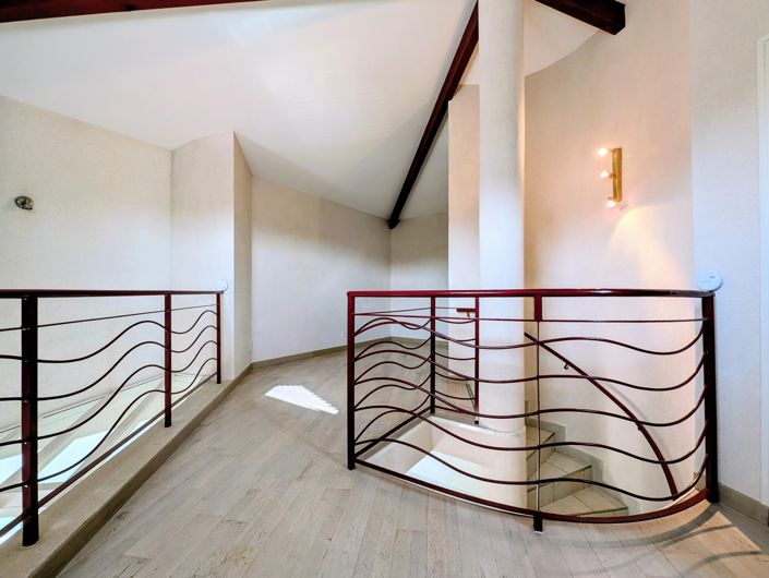 Image No.12-3 Bed House for sale