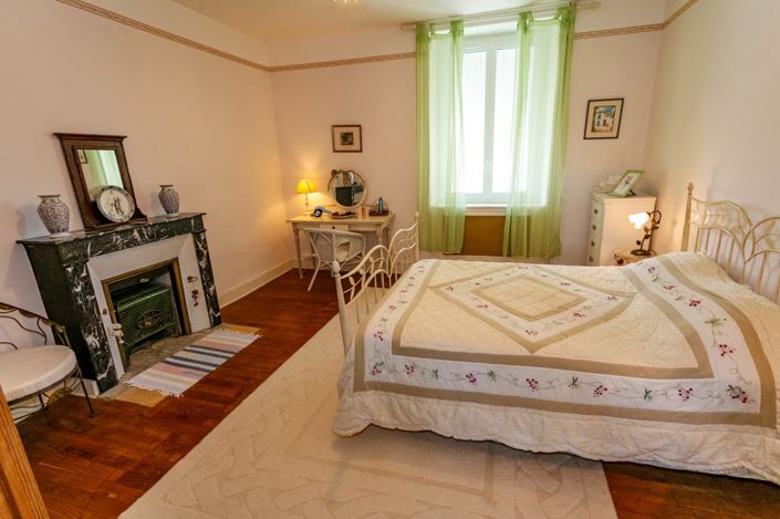 Image No.11-5 Bed House for sale