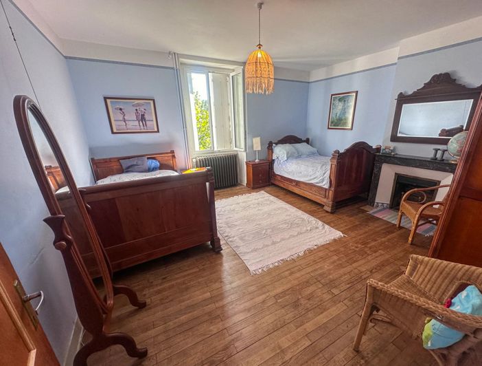 Image No.13-5 Bed House for sale