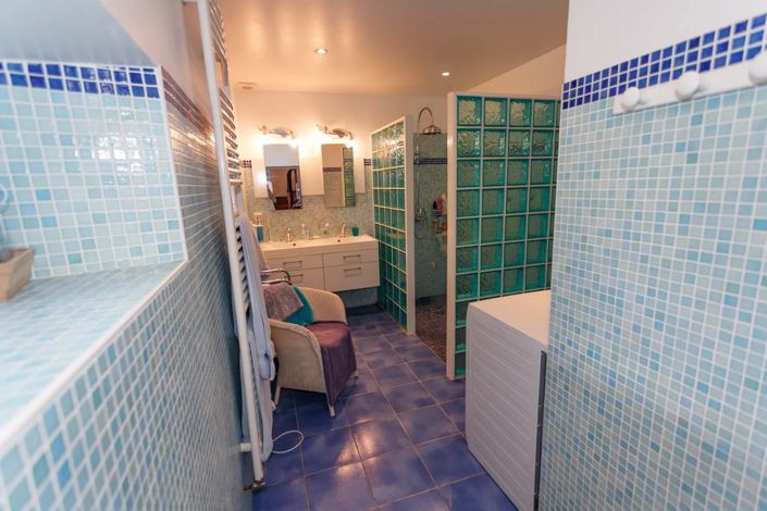 Image No.9-5 Bed House for sale