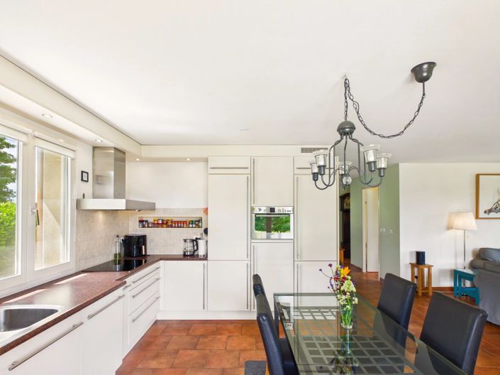 Image No.14-6 Bed House for sale