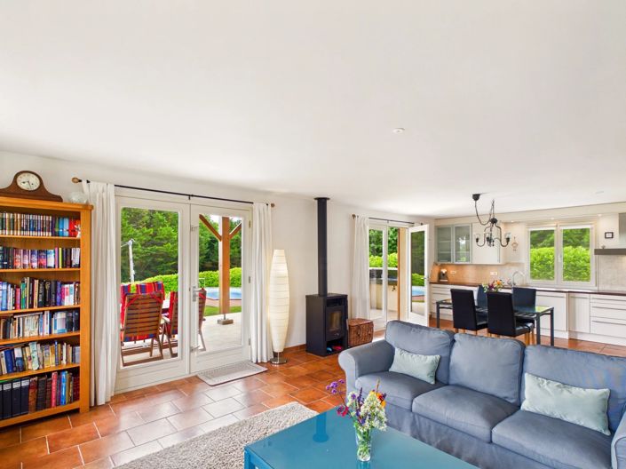 Image No.15-6 Bed House for sale