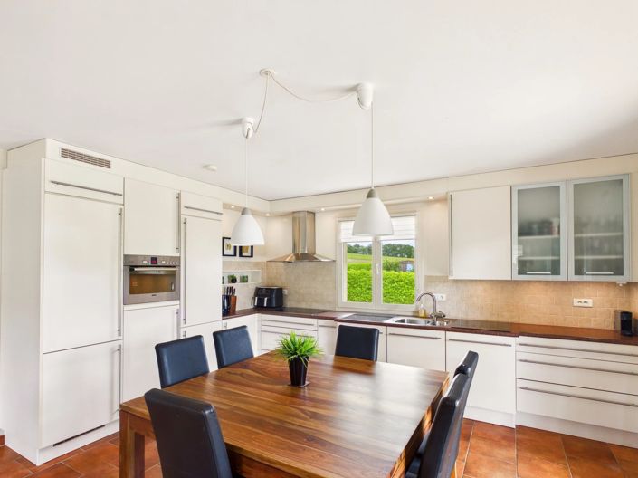 Image No.3-6 Bed House for sale