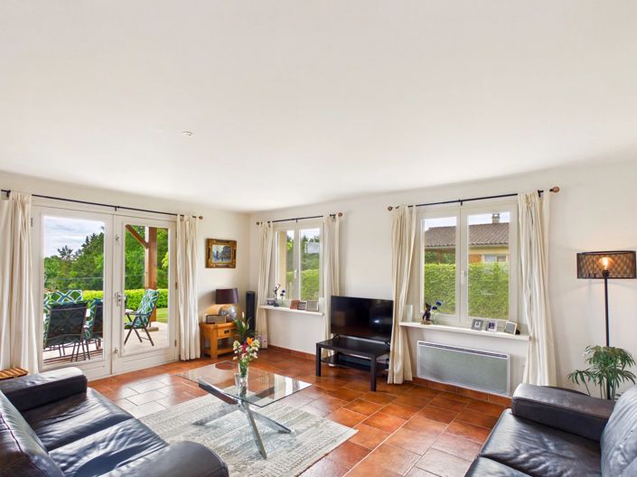 Image No.5-6 Bed House for sale