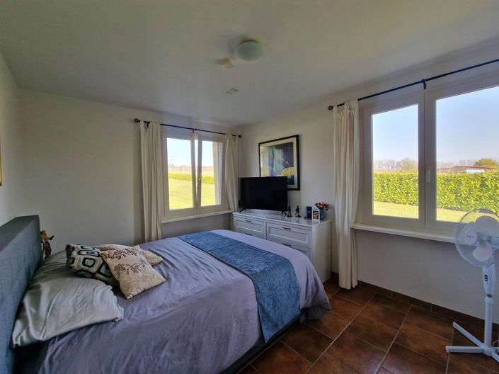 Image No.6-6 Bed House for sale