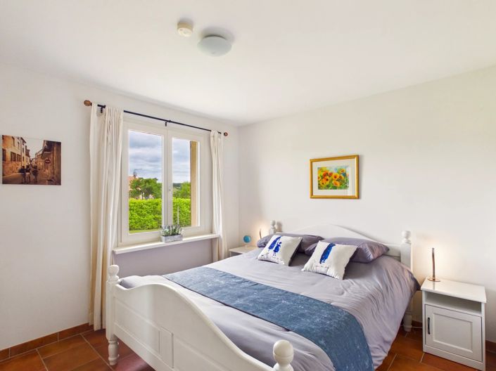 Image No.7-6 Bed House for sale