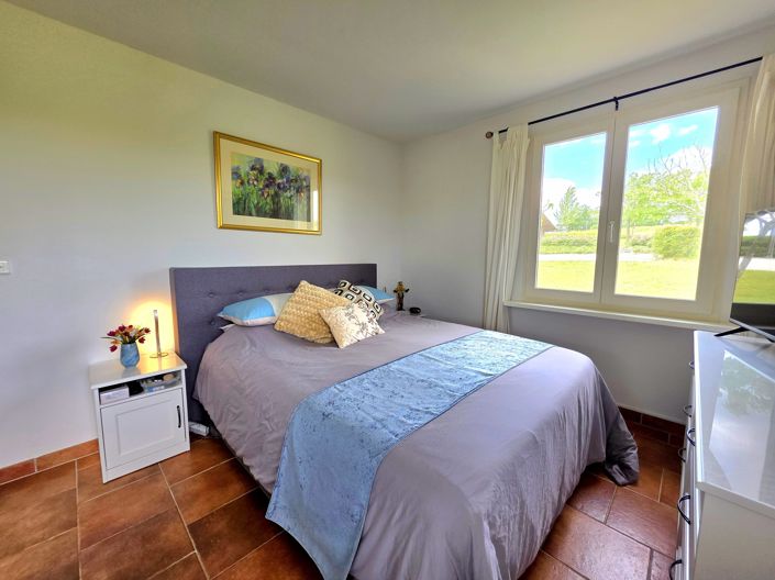 Image No.9-6 Bed House for sale