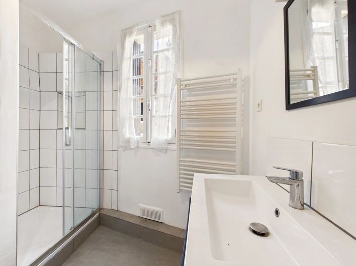 Image No.10-5 Bed House for sale