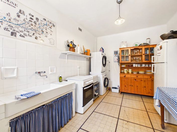 Image No.5-5 Bed House for sale