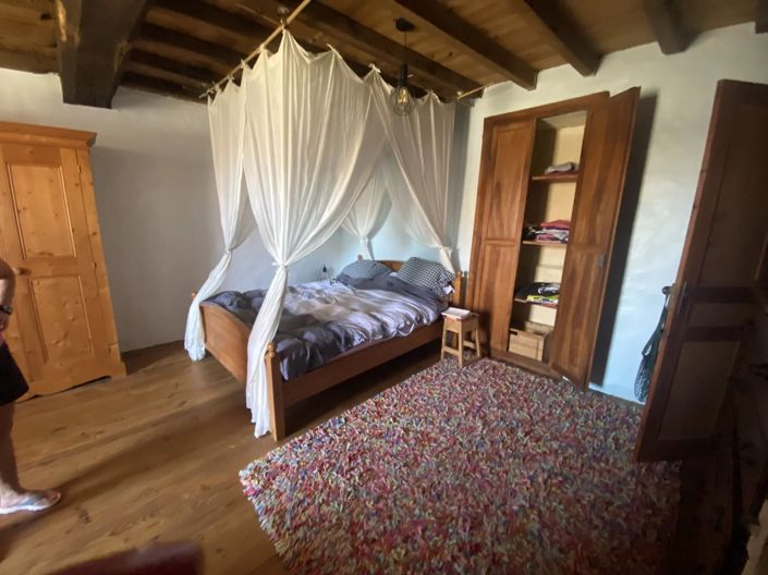 Image No.10-3 Bed House for sale