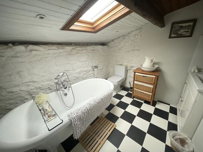 Image No.9-3 Bed House for sale