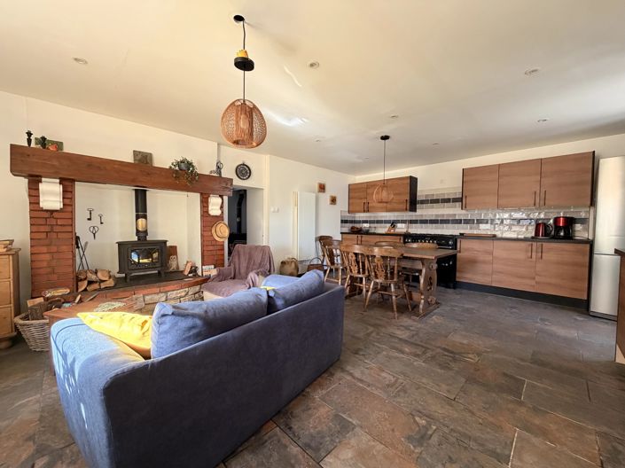 Image No.3-2 Bed House for sale