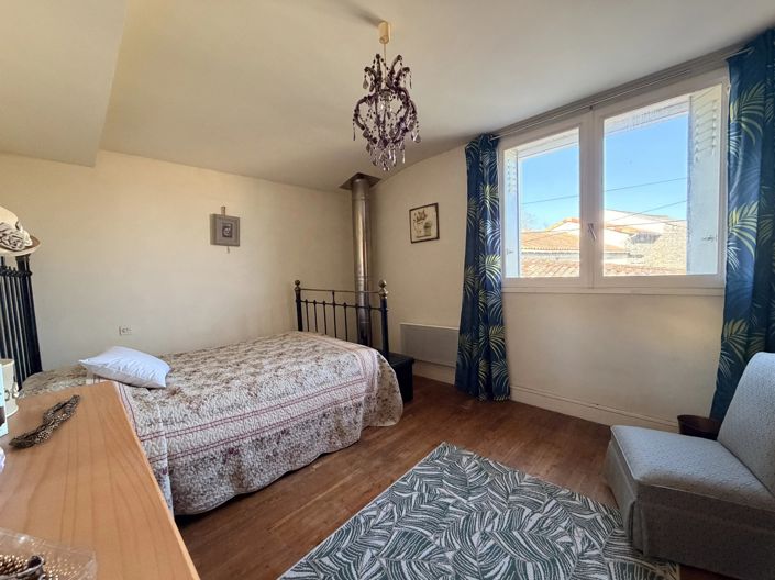 Image No.8-2 Bed House for sale