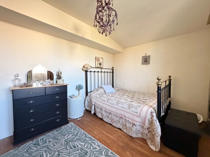 Image No.9-2 Bed House for sale