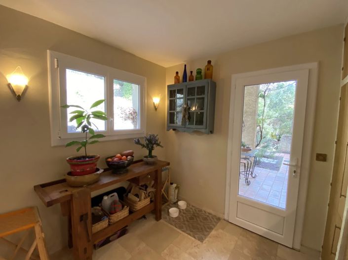 Image No.11-2 Bed House for sale