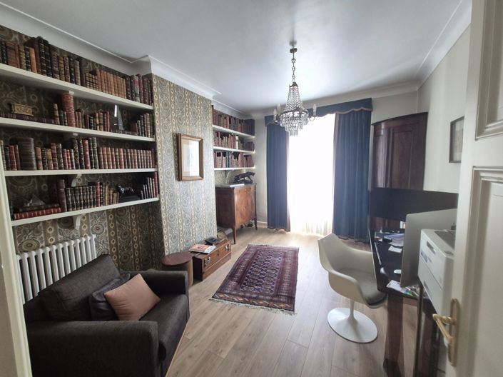 Image No.12-7 Bed House for sale