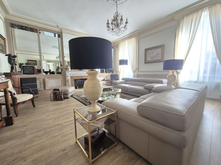 Image No.8-7 Bed House for sale