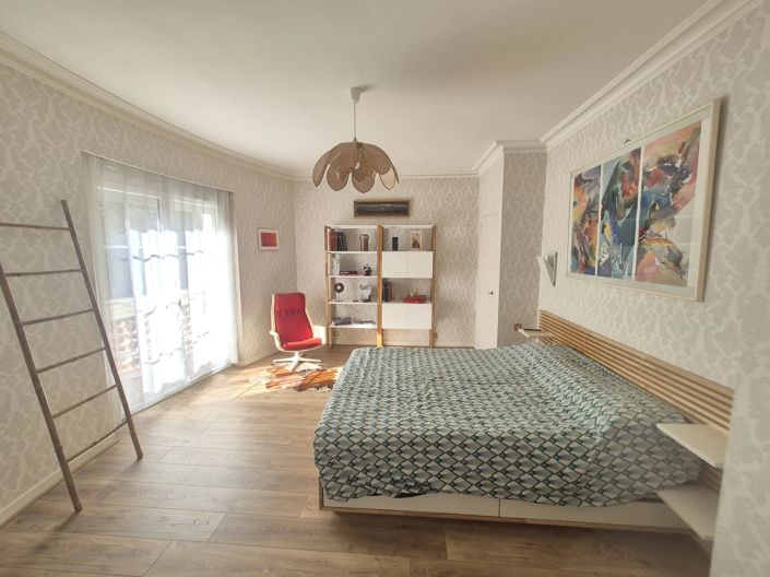 Image No.9-7 Bed House for sale